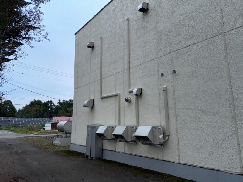 完成　吉野公民館西面外部　室外機設置