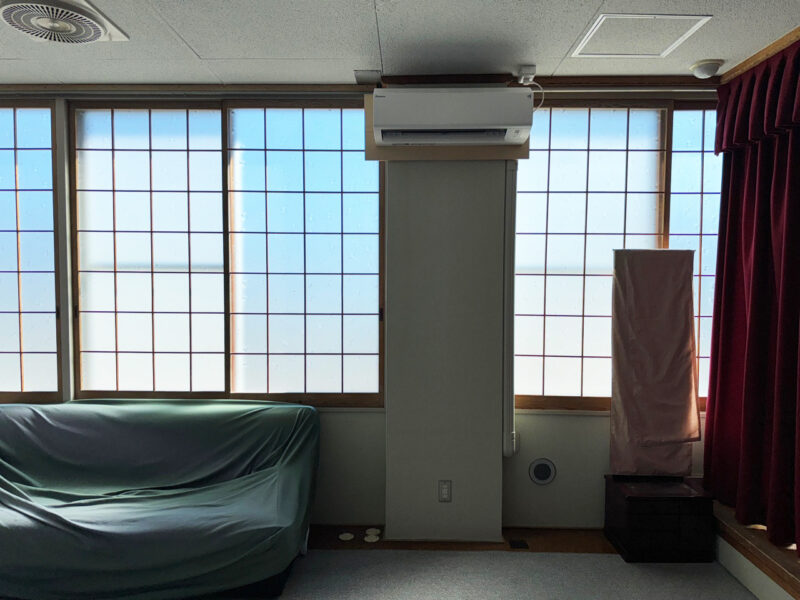 完成　中央公民館1階和室　室内機設置