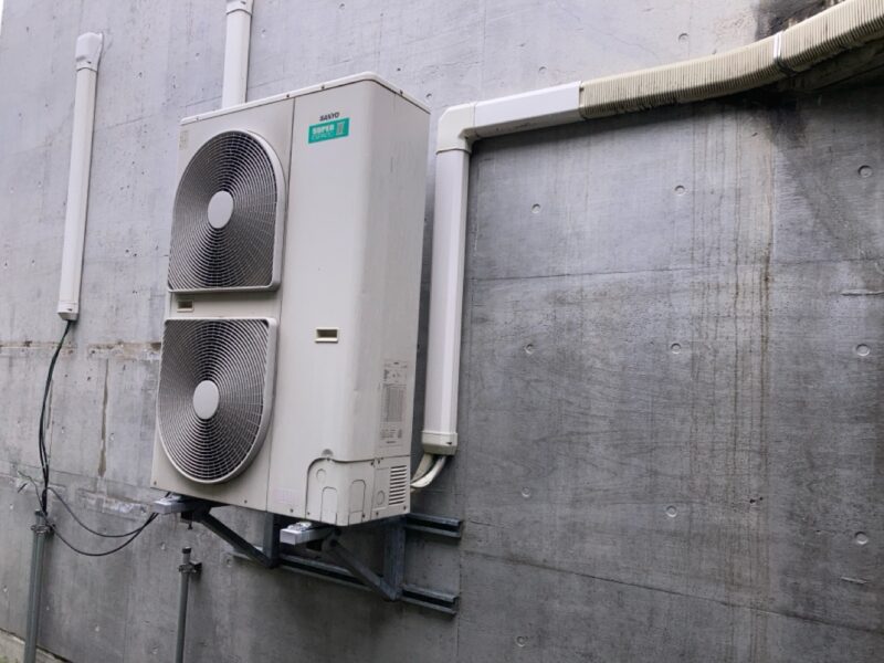 着工前　【厨房エアコン】室外機