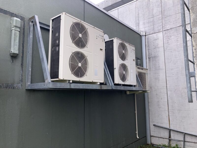 着工前　【食堂エアコン】室外機