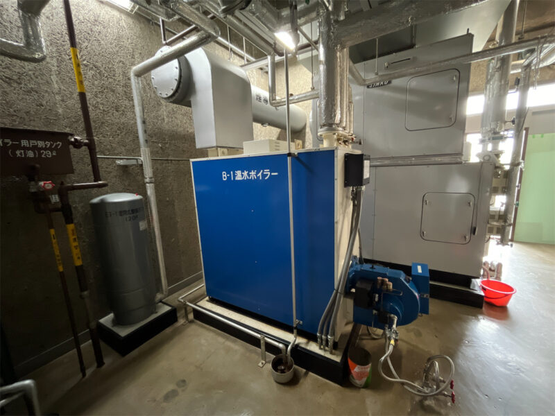 着工前 機械室 温水ボイラー