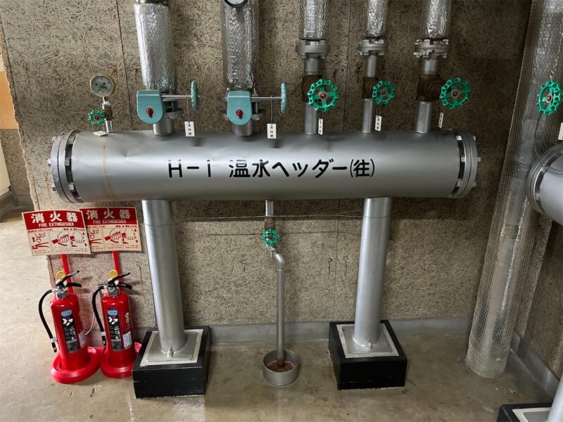 着工前 機械室 温水ヘッダー(往)